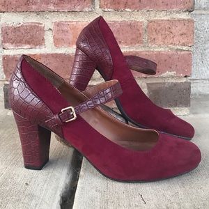 Cushion Walk by Avon Suede Textured Red Heels